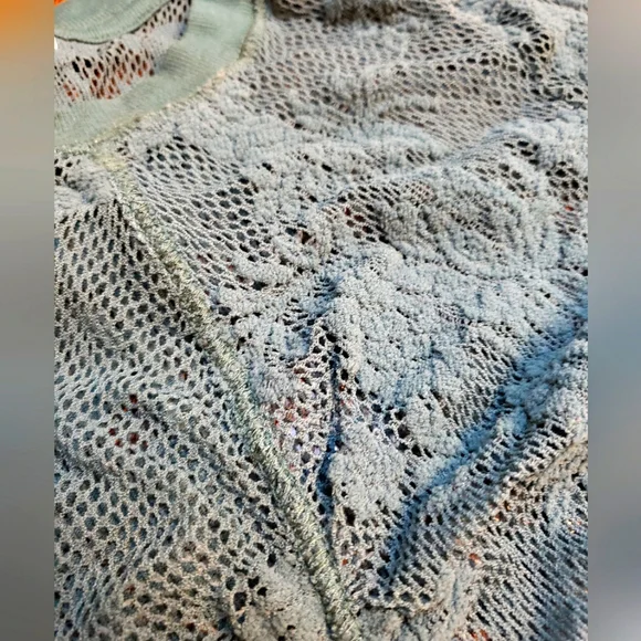 NWOT/ Free People/ lace floral long sleeve crop, ruch front, crew neck, - Picture 7 of 10